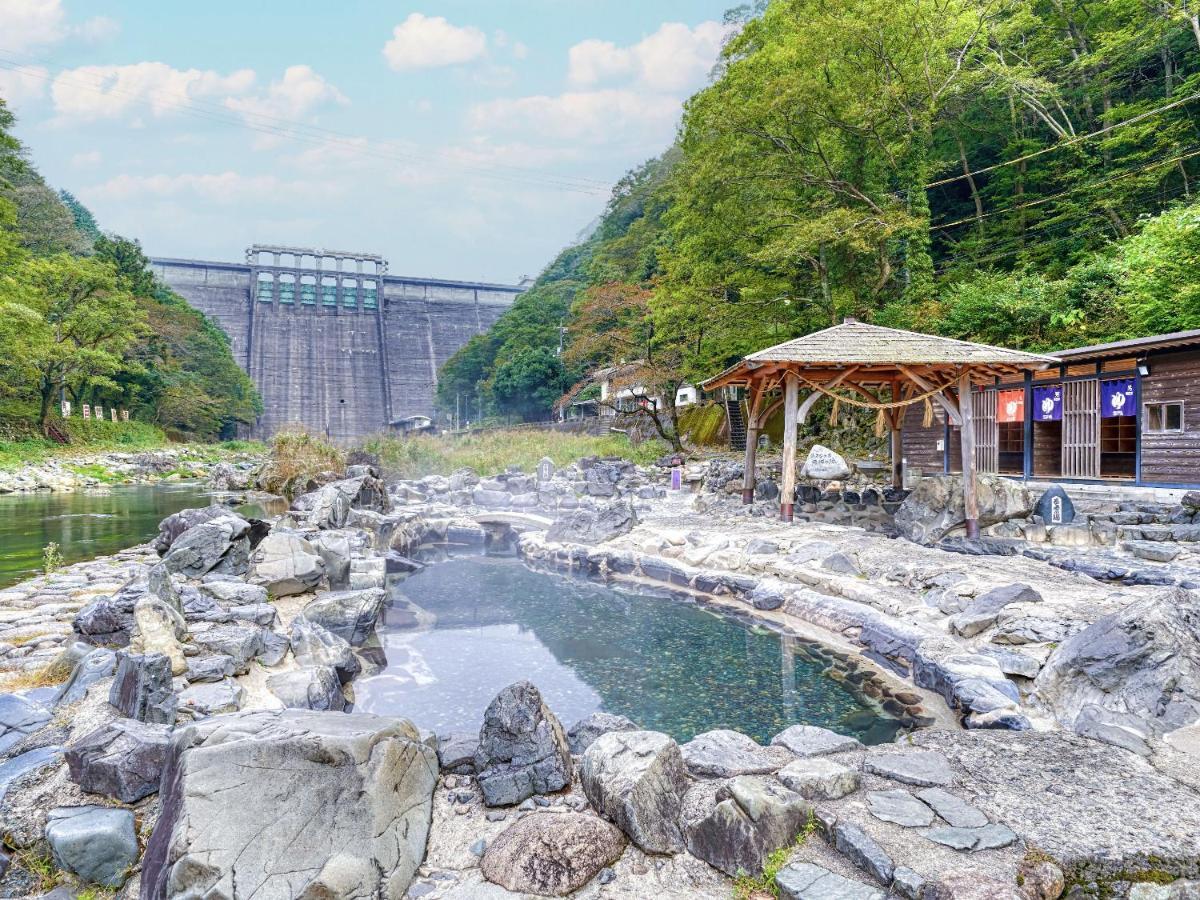 Отель Ooedo Onsen Monogatari Terunoyu Maniwa Экстерьер фото